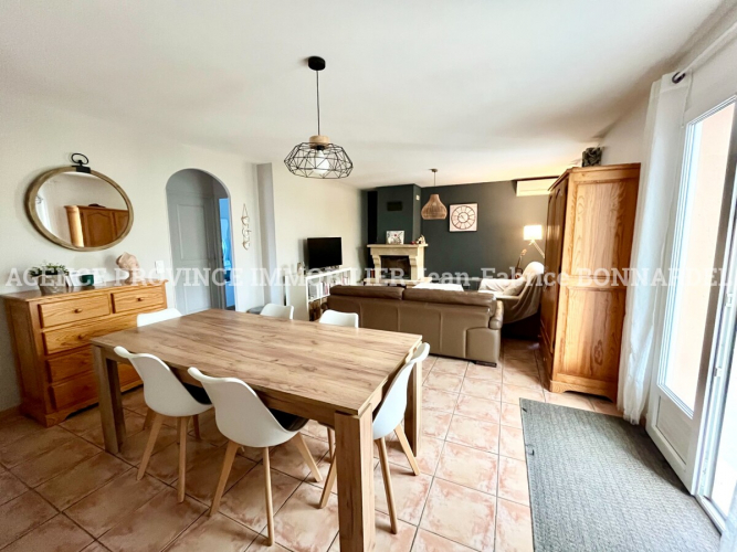 Charmante villa de plain-pied proche centre village