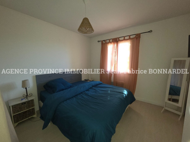 Villa Provençale proche centre village