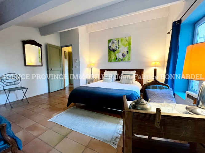 Propriété de charme au coeur d’un village avec commerces