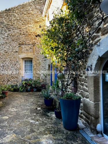 Propriété de charme au coeur d’un village avec commerces