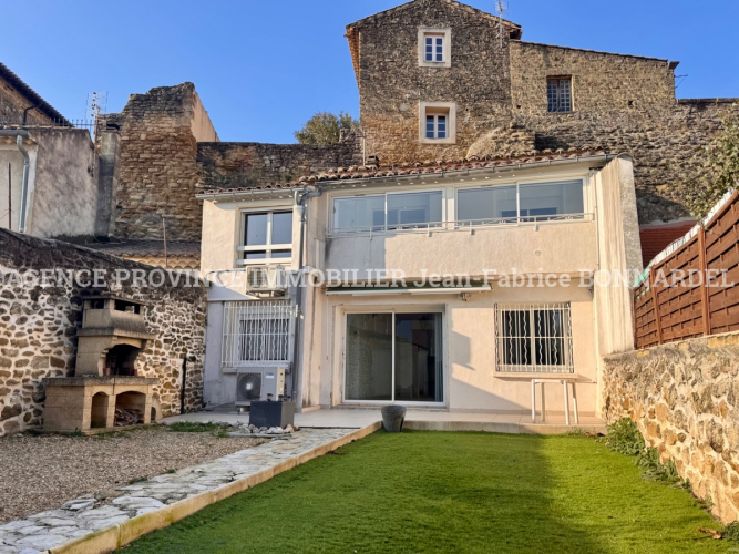 Maison de village au calme