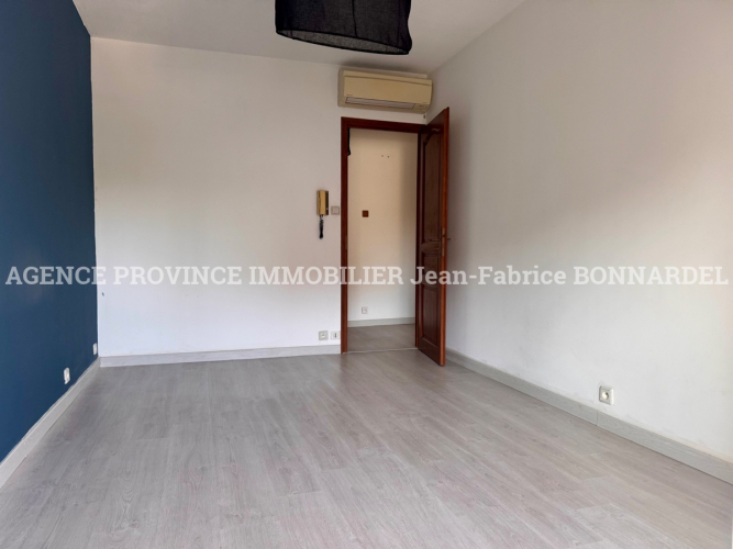 Maison de village au calme