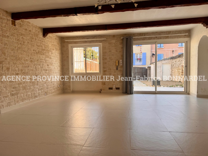 Maison de village au calme