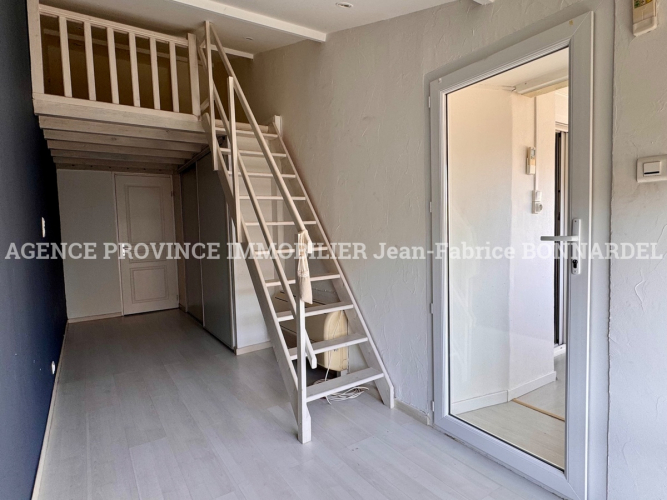 Maison de village au calme