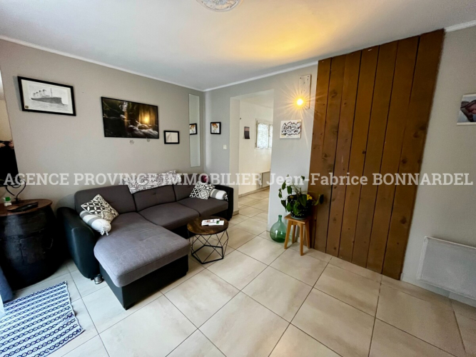 Dans un environnement calme et arboré