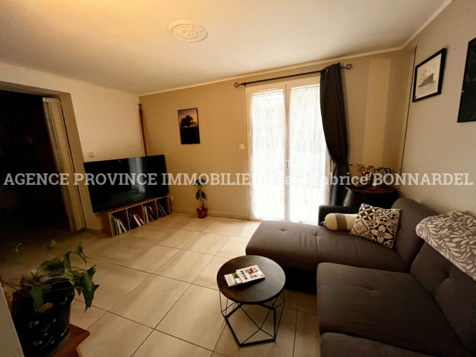 Dans un environnement calme et arboré