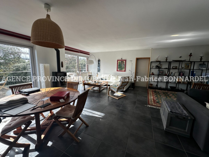 Très belle villa en ossature bois avec Vue magnifique sur le Mont Ventoux