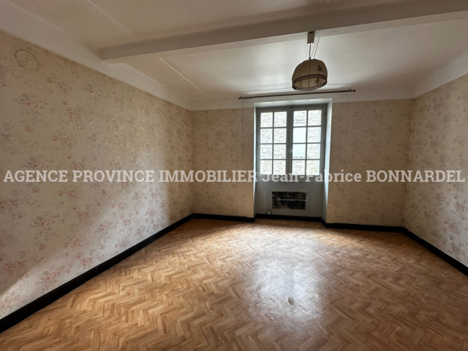 Maison de village avec potentiel intéressant