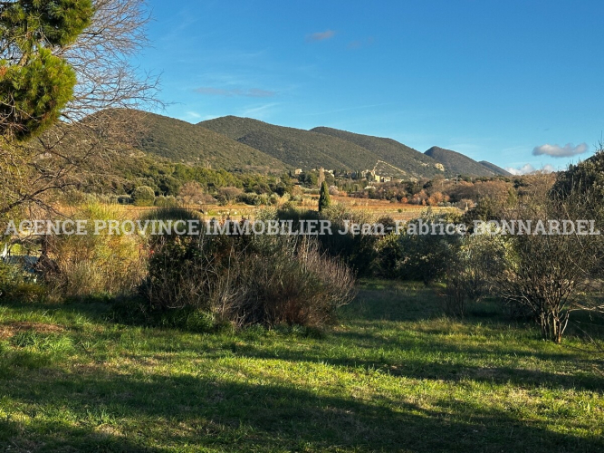 Villa provençale avec grand terrain