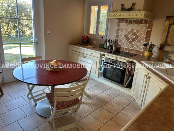 Propiété dans un environnement rare