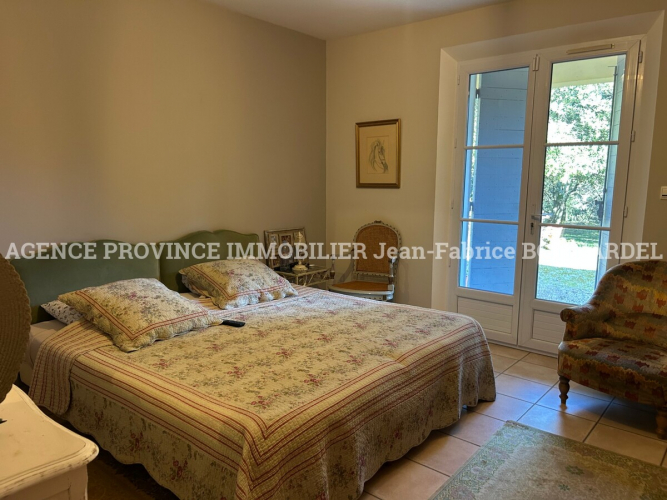 Propiété dans un environnement rare