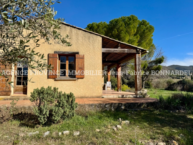 Villa provençale avec grand terrain