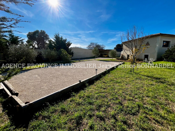 Villa de charme contemporaine sur 4000 m² de terrain et vue