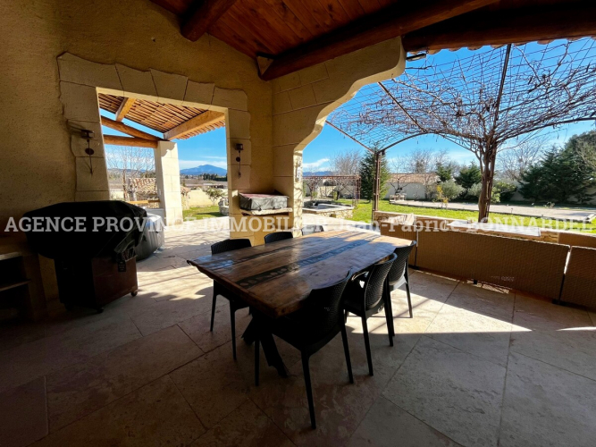 Villa de charme contemporaine sur 4000 m² de terrain et vue