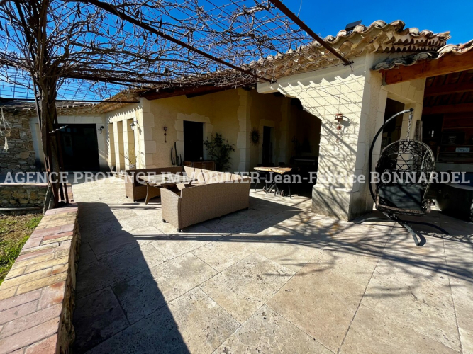 Villa de charme contemporaine sur 4000 m² de terrain et vue