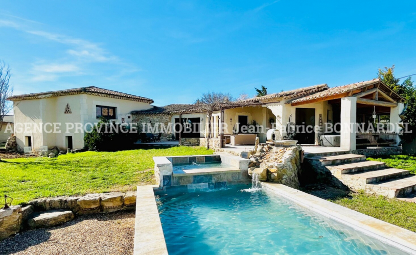 Villa de charme contemporaine sur 4000 m² de terrain et vue