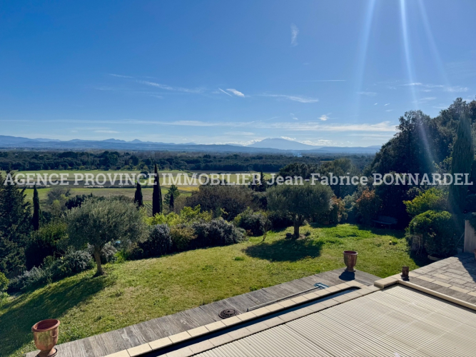 Maison de village avec vue, jardin et piscine