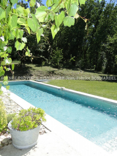 Elégante Bastide dans un cadre verdoyant