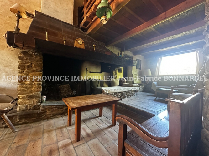 Propriété authentique avec vue dominante