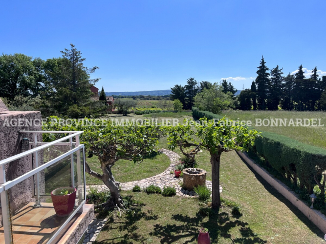 Vue Ventoux, grand terrain et beaux volumes