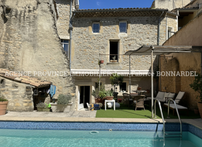 Maison de village de caractère avec piscine