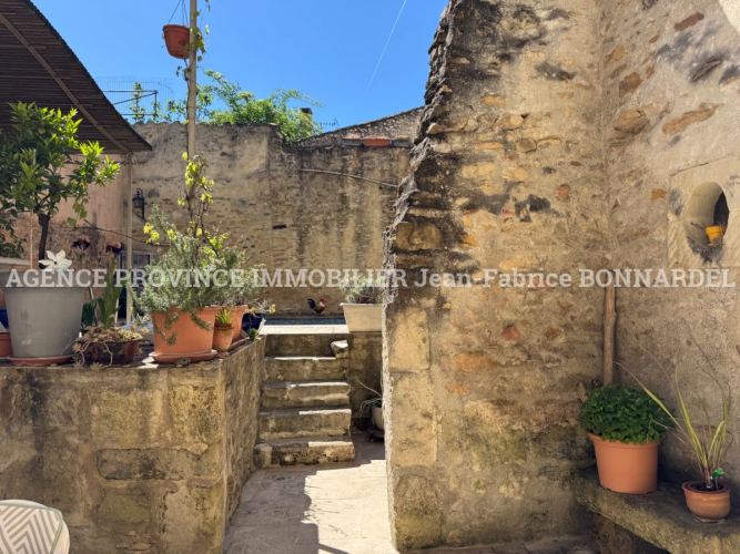 Maison de village de caractère avec piscine