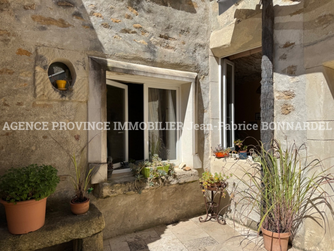Maison de village de caractère avec piscine