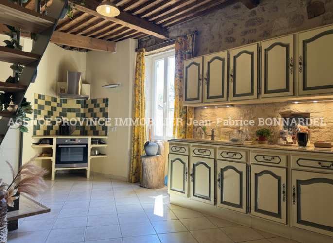 Maison de village de caractère avec piscine