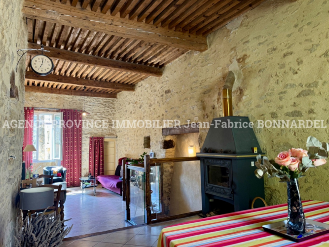 Maison de village de caractère avec piscine