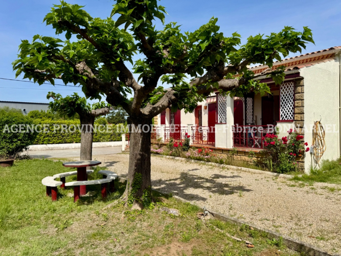 Villa de plain-pied au calme avec jardin