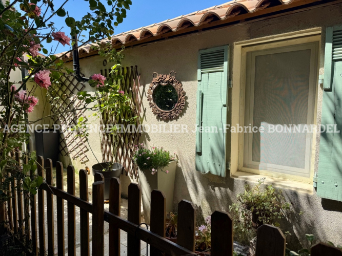 Appartement et studio de plain-pied avec jardin