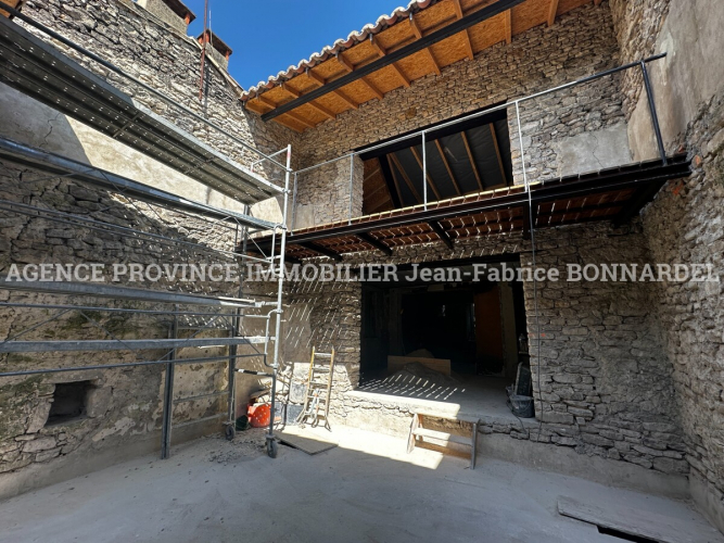 Maison de caractère au coeur du village