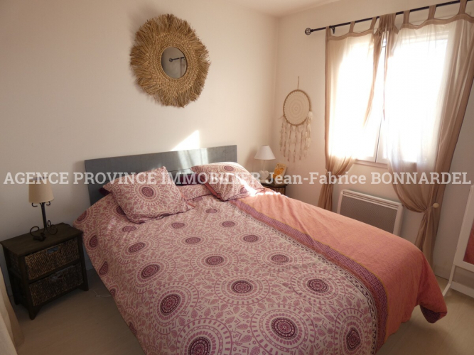 Villa Provençale proche centre village