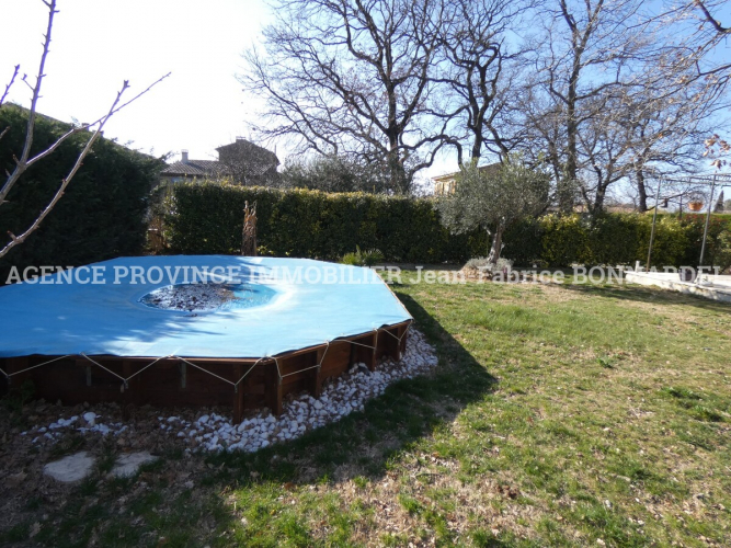 Villa Provençale proche centre village